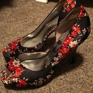 Jessica Simpson heels